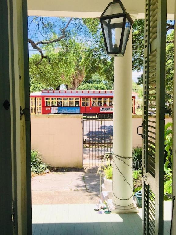 The Elisabeth House Canal St Dollhouse, 6 Bedroom Streetcar Sleeps 14! New Orleans